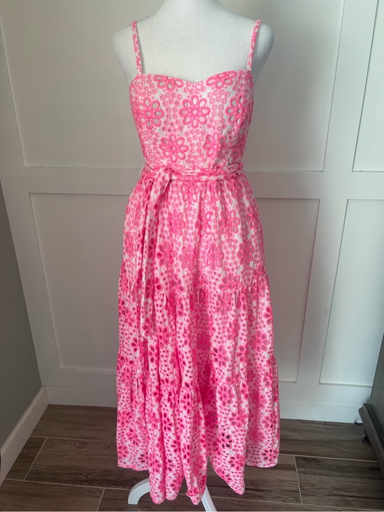 Lilly Pulitzer Dresses & Skirts - Lilly Pulitzer EDITH EYELET MIDI DRESS size 2 in excellent condition